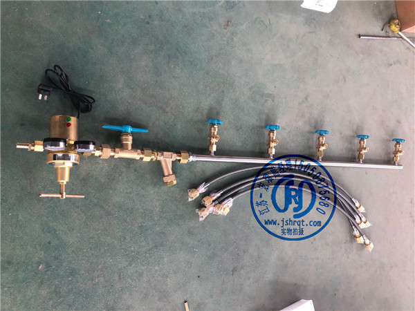 5瓶組單側(cè)電加熱二氧化碳匯流排