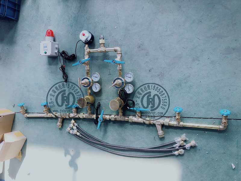 2*2瓶組雙側(cè)式二氧化碳電加熱匯流排